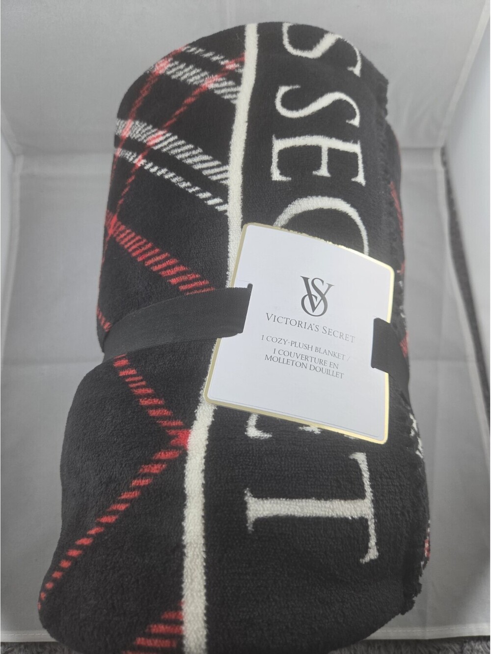 Victoria’s Secret Blanket HOLIDAY 2025 - RED/BLACK PLAID - NEW